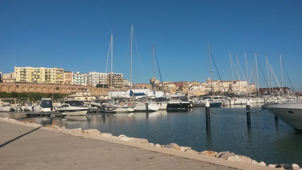 Rosemary Charming Rooms Termoli Bagian luar foto